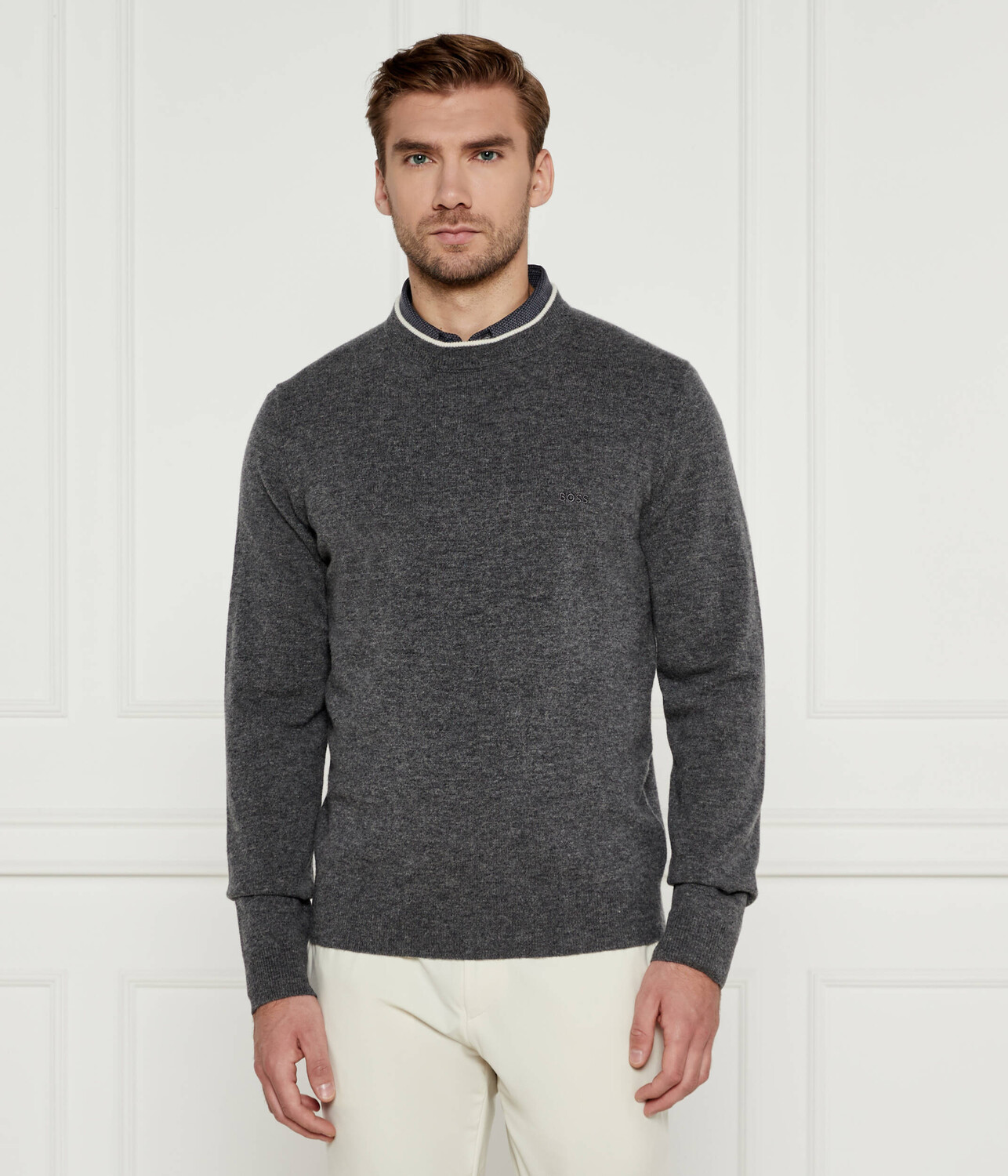 Свитер из шерсти BOSS BLACK Ebacio Regular Fit, серый
Свитер из шерсти BOSS BLACK Ebacio Regular Fit, серый