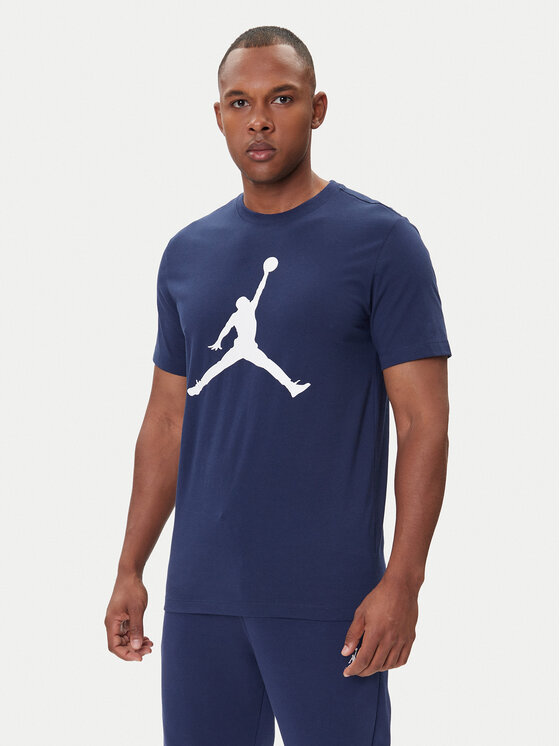 Футболка regular fit CJ0921 414 Nike, черный
Футболка regular fit CJ0921 414 Nike, черный