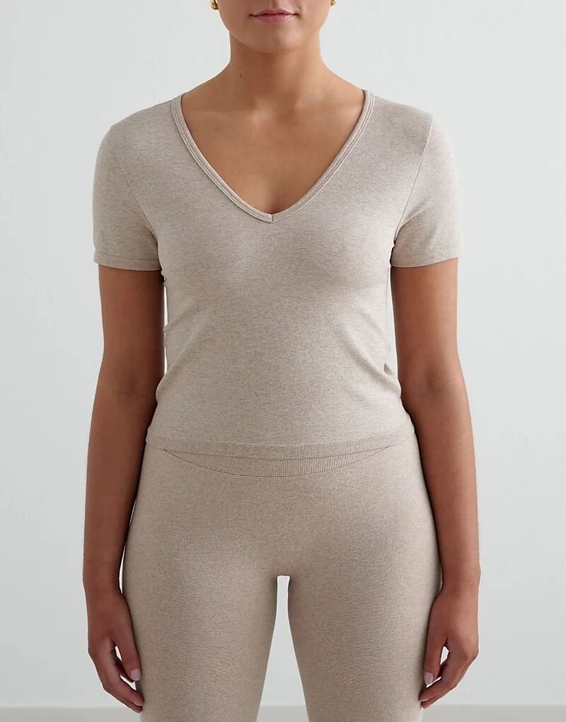 Aim'n Beige Меланжевая Бесшовная модель с коротким рукавом бежевого цвета 
Aim'n Beige Меланжевая Бесшовная модель с коротким рукавом бежевого цвета