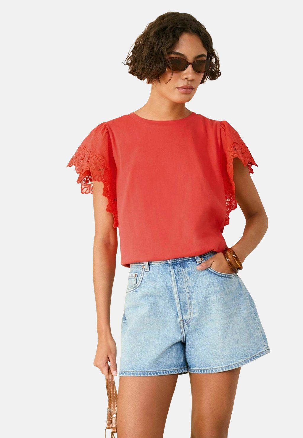 Футболка с принтом REGULAR FIT - BRODERIE FLUTTER Friends Like These, красный
Футболка с принтом REGULAR FIT - BRODERIE FLUTTER Friends Like These, красный