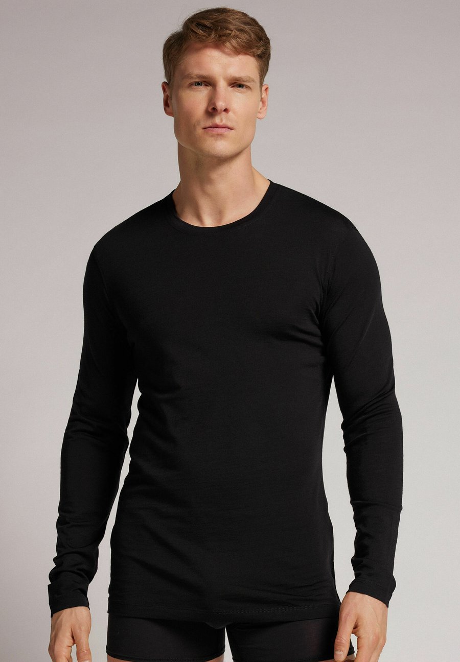 Топ IUMAN Intimissimi Uomo LANGARM-AUS RUNDER AUSSCHNITT, Black
Топ IUMAN Intimissimi Uomo LANGARM-AUS RUNDER AUSSCHNITT, Black