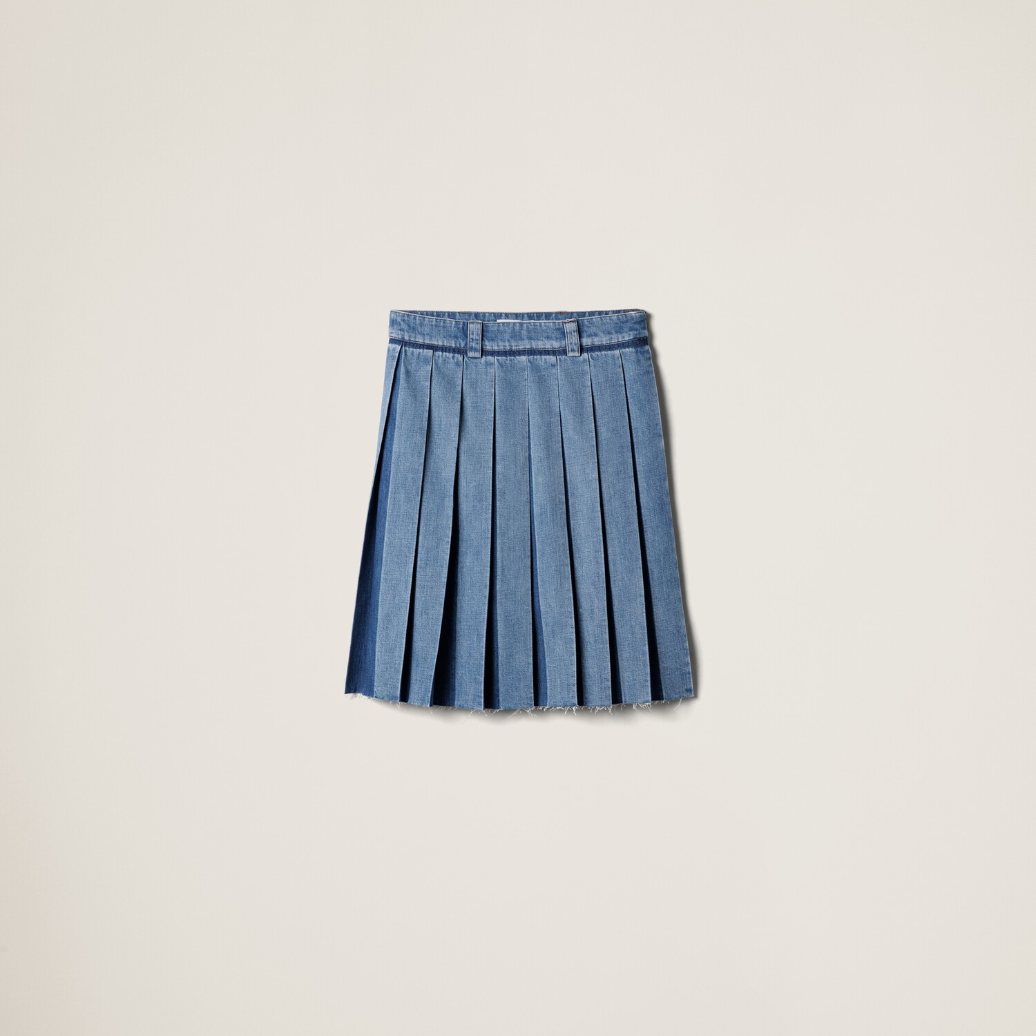 Плиссированная джинсовая юбка MIU MIU, светло-голубой
Плиссированная джинсовая юбка MIU MIU, светло-голубой