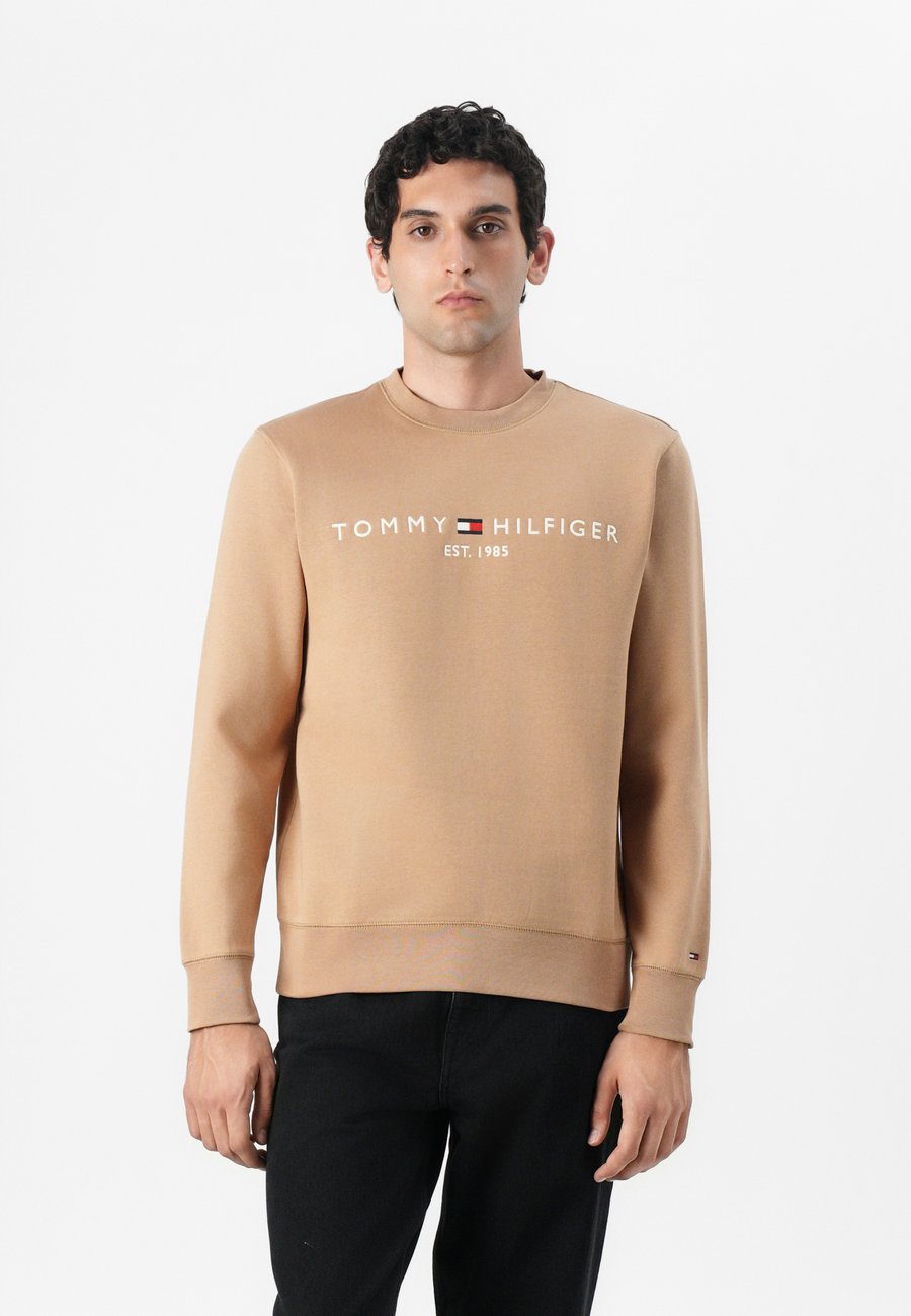 Толстовка Tommy Hilfiger LOGO, Timeless Camel/Camel
Толстовка Tommy Hilfiger LOGO, Timeless Camel/Camel