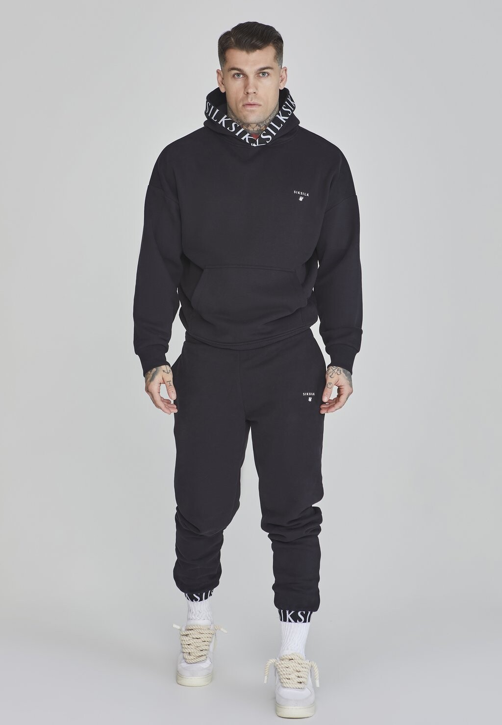 Спортивный свитер SIKSILK, черный
Спортивный свитер SIKSILK, черный