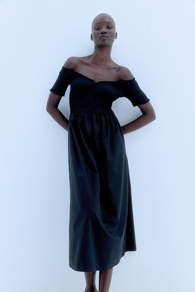 Присборенное платье с открытыми плечами H&M, черный
Присборенное платье с открытыми плечами H&M, черный