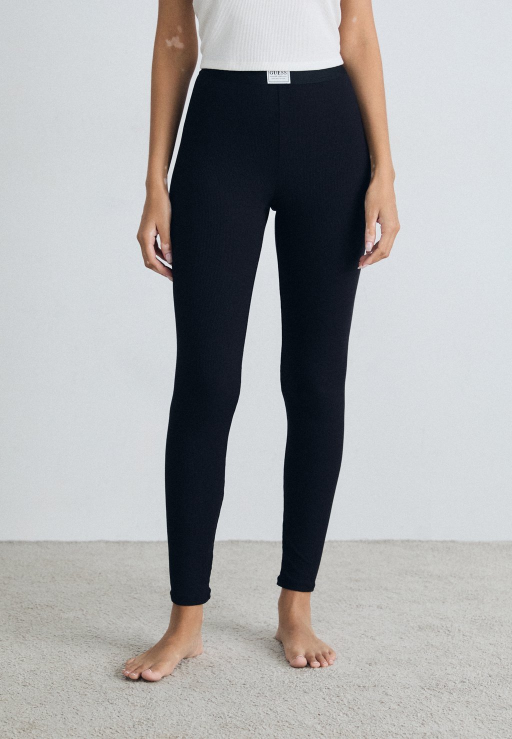 Пижамные штаны TESSA Guess, черный
Пижамные штаны TESSA Guess, черный