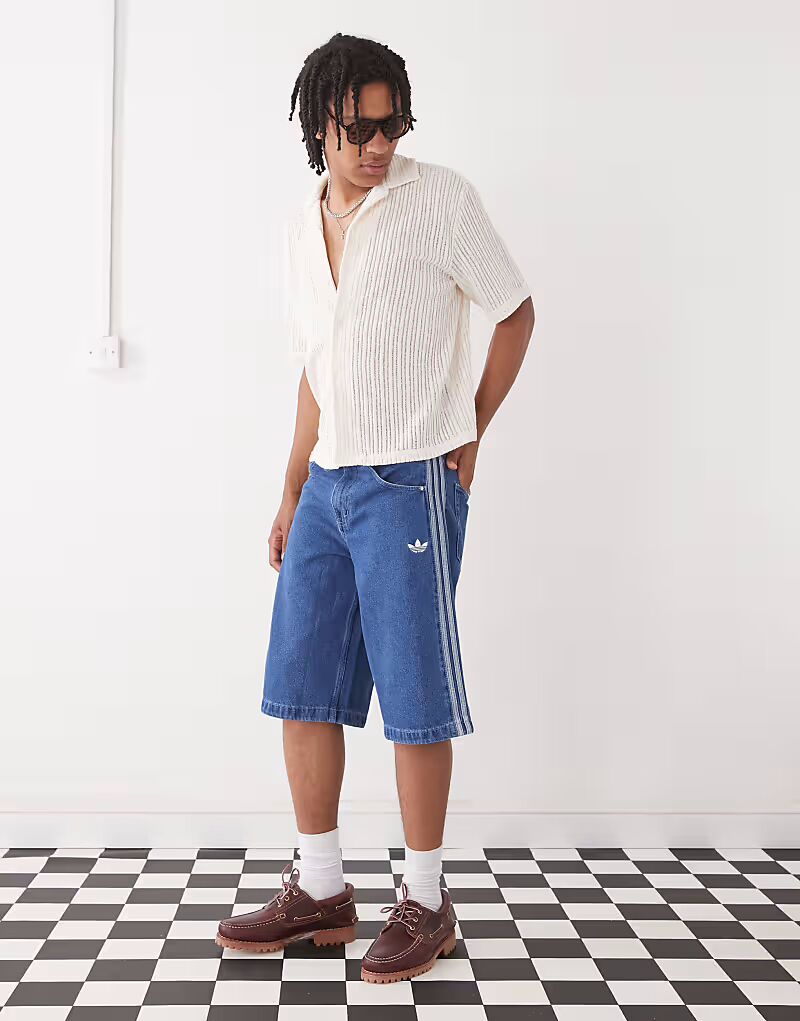 Джинсовые шорты Adidas Originals Firebird синего цвета
Джинсовые шорты Adidas Originals Firebird синего цвета