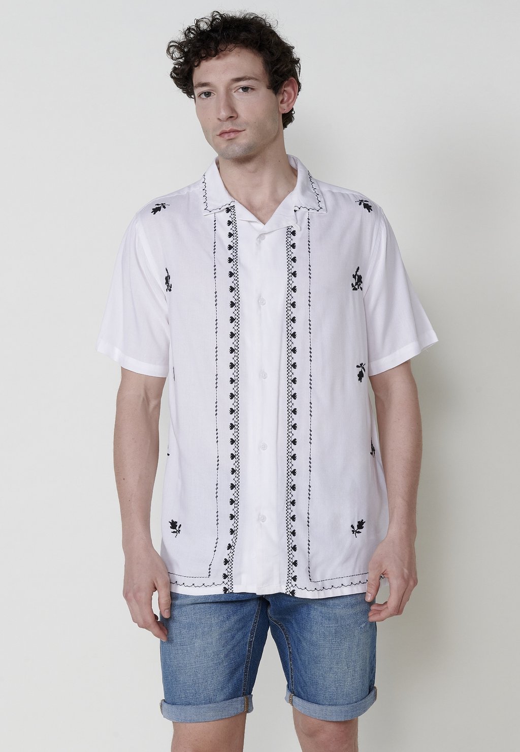 Рубашка SHORT-SLEEVED Koroshi, кремовый
Рубашка SHORT-SLEEVED Koroshi, кремовый