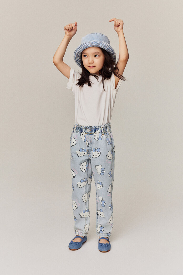 Джинсы свободного кроя с бумажной сумкой H&M, синий
Джинсы свободного кроя с бумажной сумкой H&M, синий