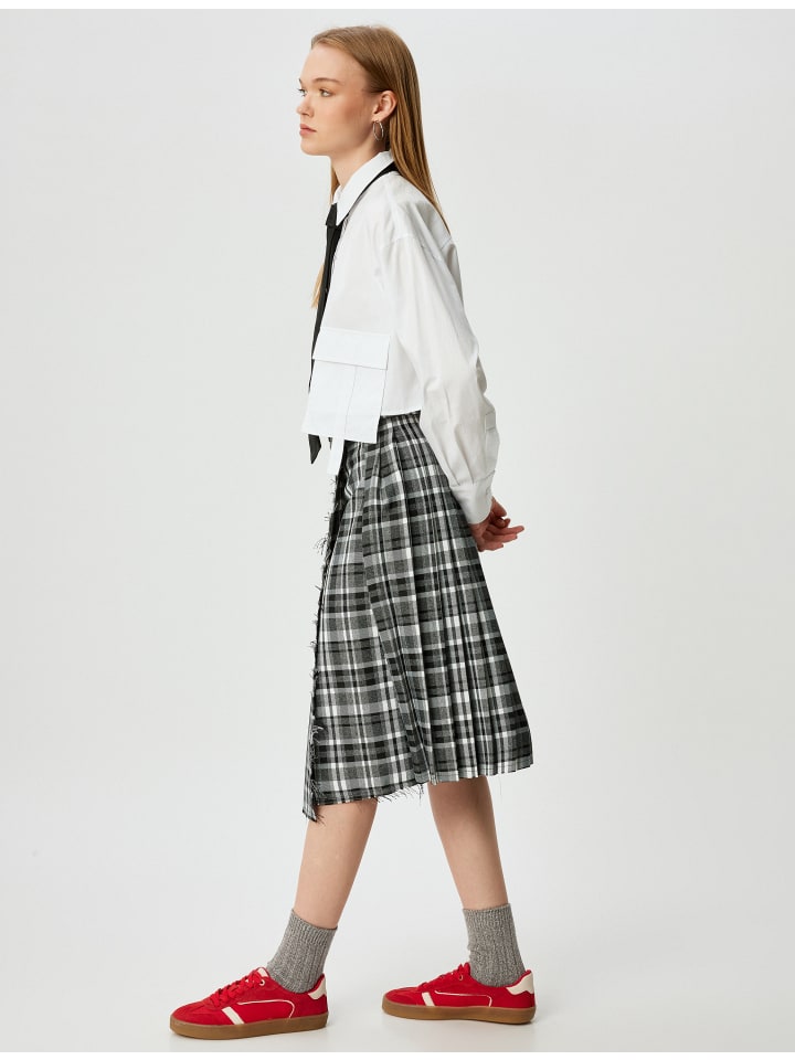 Юбка длиной до колена KOTON, цвет schwarz karomuster
Юбка длиной до колена KOTON, цвет schwarz karomuster