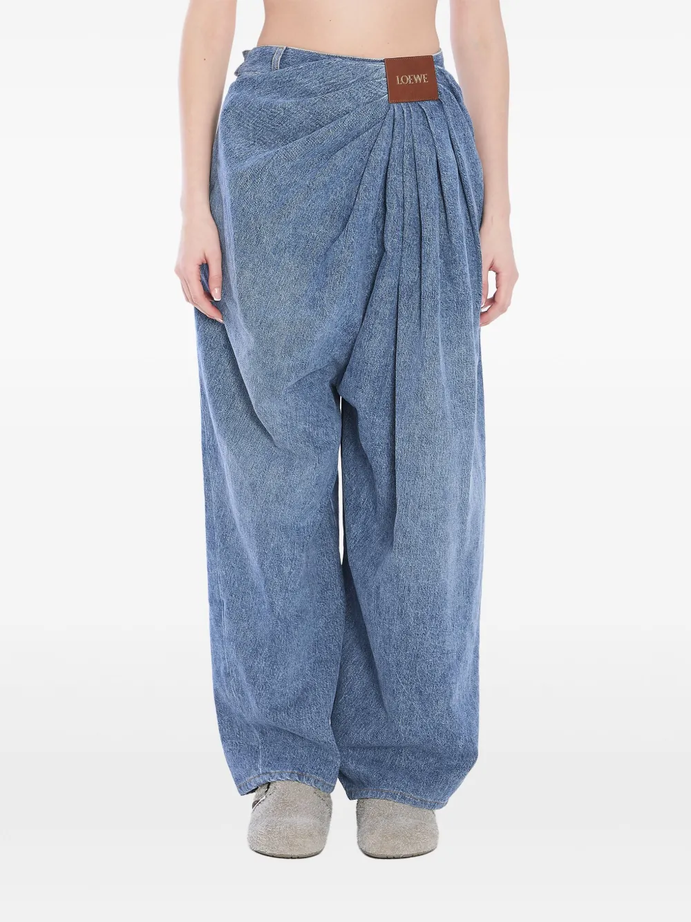 Джинсы с драпировкой Loewe, синий
Джинсы с драпировкой Loewe, синий