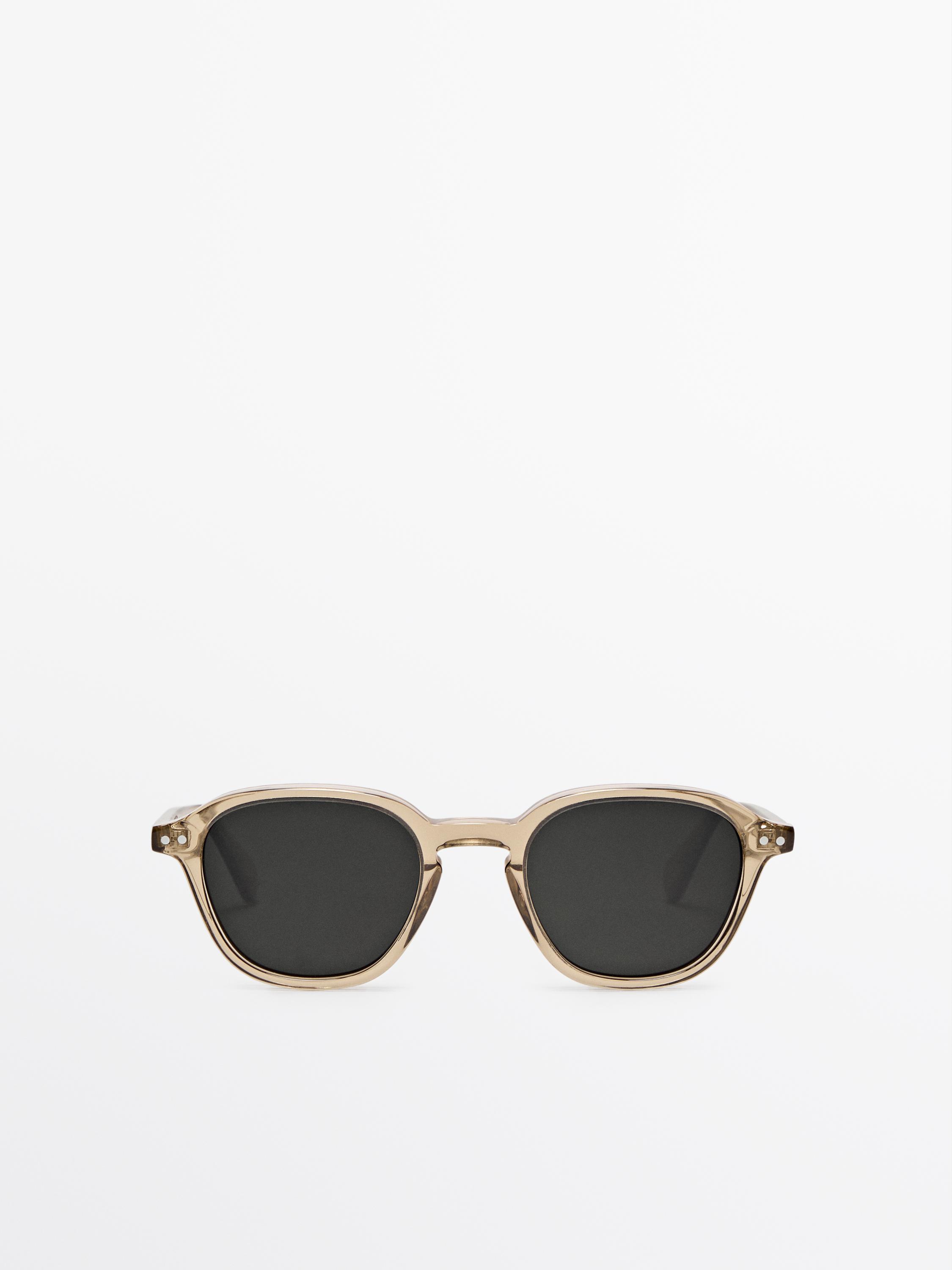 Круглые солнцезащитные очки из смолы Massimo Dutti, горчичный
Круглые солнцезащитные очки из смолы Massimo Dutti, горчичный