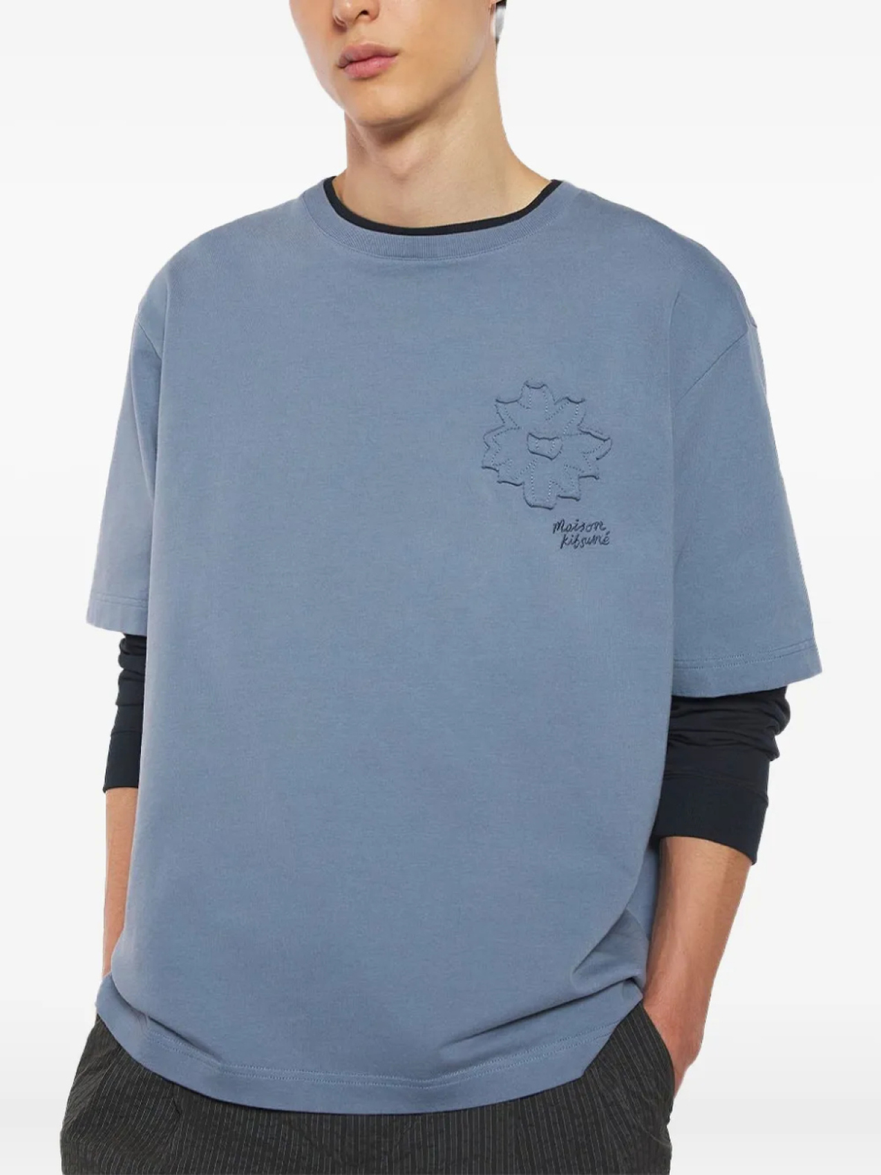 Футболка с аппликацией «Ромашка» ручной работы Maison Kitsuné, синий
Футболка с аппликацией «Ромашка» ручной работы Maison Kitsuné, синий