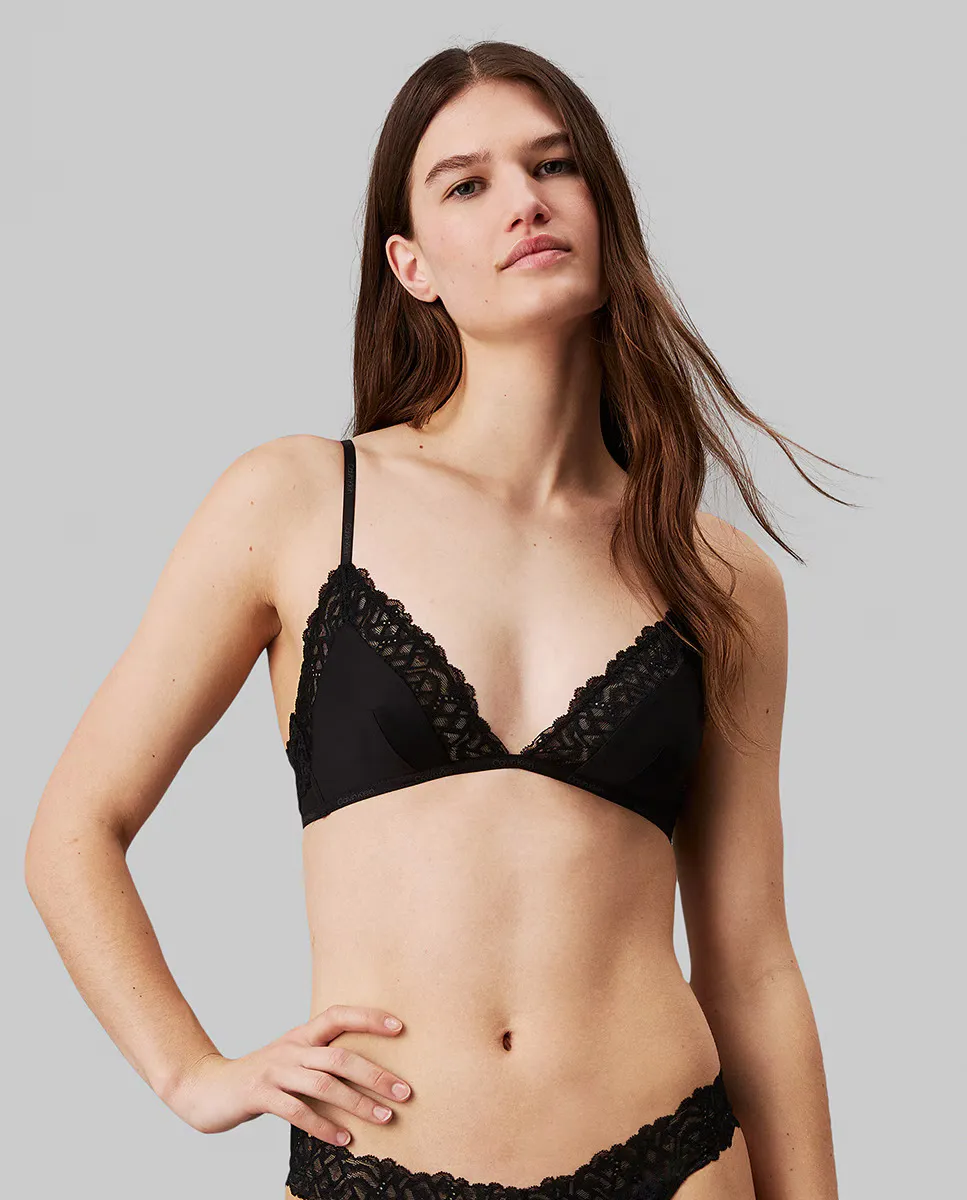 Бюстгальтер с треугольными чашками без косточек - Ck Attraction Calvin Klein, черный
Бюстгальтер с треугольными чашками без косточек - Ck Attraction Calvin Klein, черный