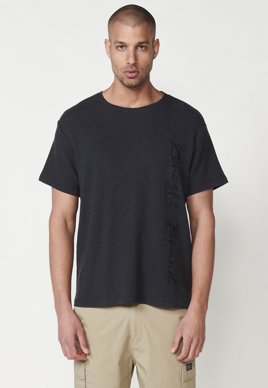 Базовая футболка SHORT-SLEEVED Koroshi, черный
Базовая футболка SHORT-SLEEVED Koroshi, черный