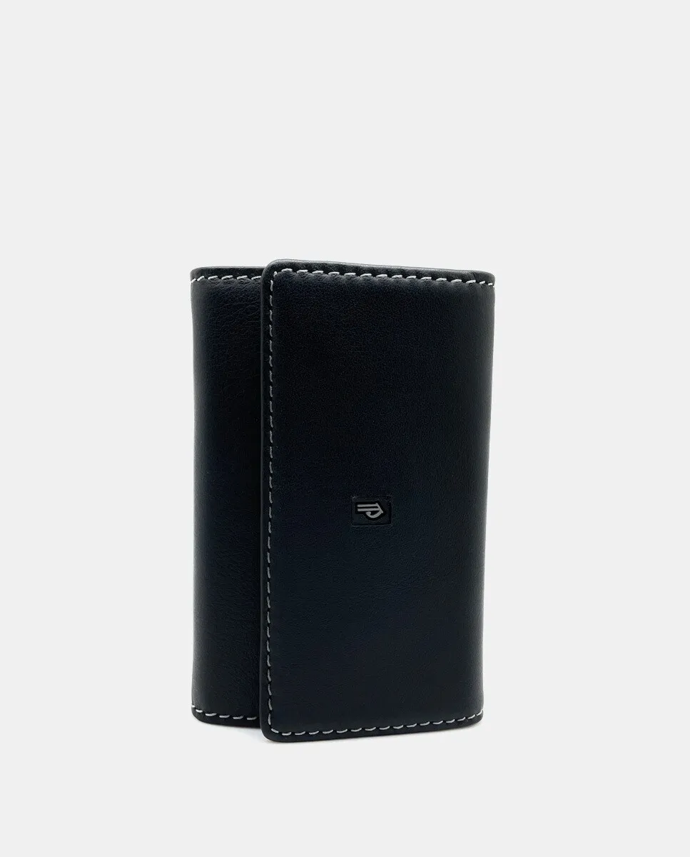 Черный кожаный брелок с восемью ключами Pielnoble
Черный кожаный брелок с восемью ключами Pielnoble