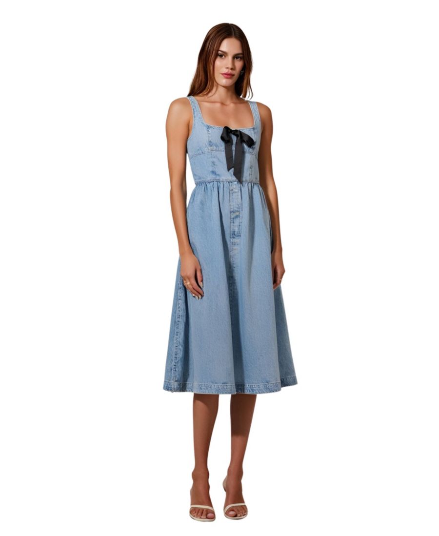 Женское джинсовое платье миди с квадратным вырезом Modenaire, Light blue denim
Женское джинсовое платье миди с квадратным вырезом Modenaire, Light blue denim