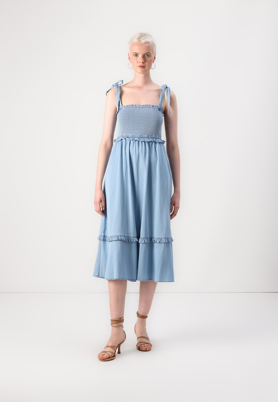 Платье YAS YASDEBBIE , Light Blue Denim/Light-Blue Denim
Платье YAS YASDEBBIE , Light Blue Denim/Light-Blue Denim