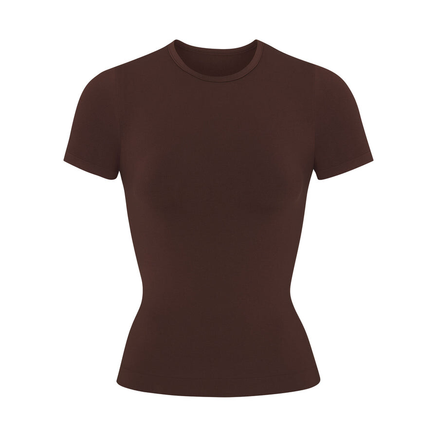 Футболка SKIMS Soft Smoothing Seamless, цвет Cocoa
Футболка SKIMS Soft Smoothing Seamless, цвет Cocoa