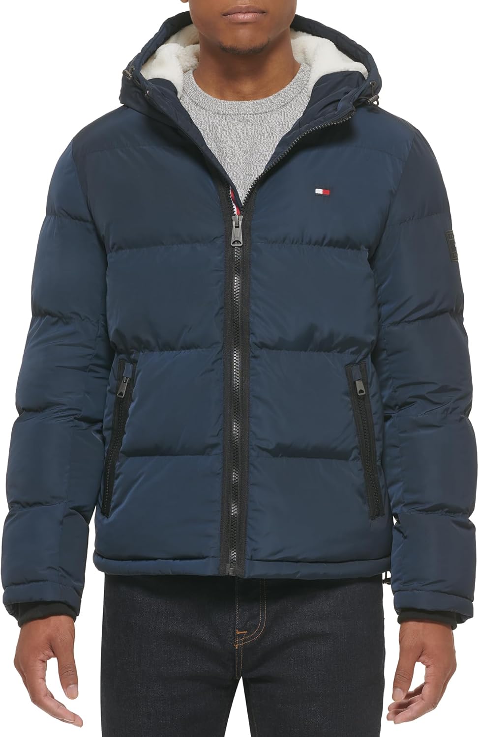 Мужская стеганая куртка с капюшоном Tommy Hilfiger, Navy Poly Tech
Мужская стеганая куртка с капюшоном Tommy Hilfiger, Navy Poly Tech