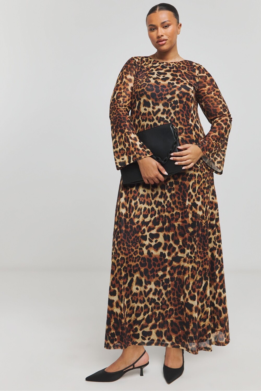 Платье макси из сухой сетки с длинными рукавами Simply Be, коричневый
Платье макси из сухой сетки с длинными рукавами Simply Be, коричневый