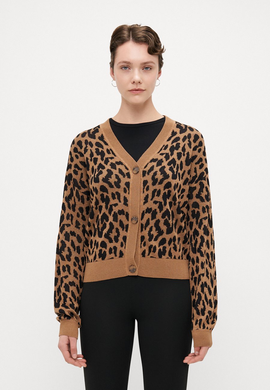 Кардиган ONLY Tall ONLVIENNA CARDIGAN, Toasted Coconut/Black/Brown
Кардиган ONLY Tall ONLVIENNA CARDIGAN, Toasted Coconut/Black/Brown