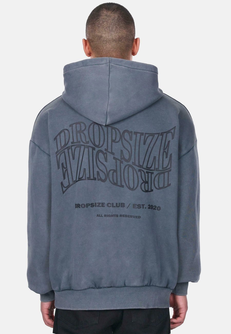 Толстовка Dropsize HEAVY MIRRORED LOGO , Acid Grey/Grey, Серый, Толстовка Dropsize HEAVY MIRRORED LOGO , Acid Grey/Grey
Толстовка Dropsize HEAVY MIRRORED LOGO , Acid Grey/Grey, Серый, Толстовка Dropsize HEAVY MIRRORED LOGO , Acid Grey/Grey