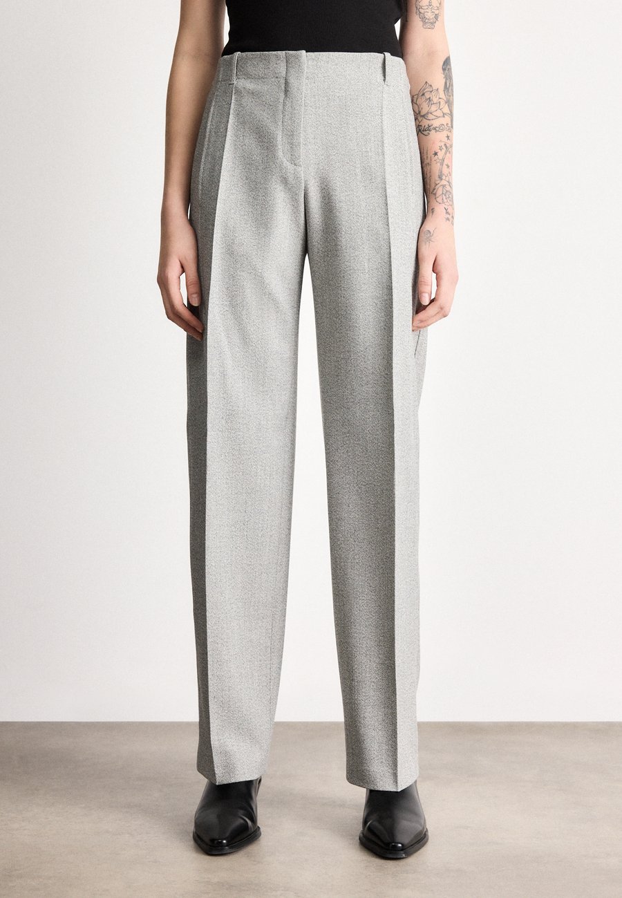 Брюки BOSS TAKAVA, Silver-Coloured
Брюки BOSS TAKAVA, Silver-Coloured