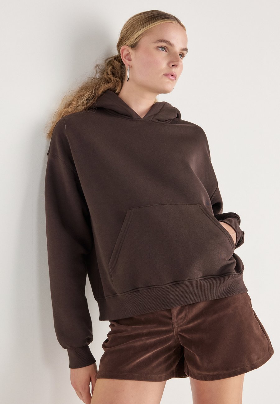 Толстовка Gina Tricot BASIC ORIGINAL HOODIE, Mole /Brown
Толстовка Gina Tricot BASIC ORIGINAL HOODIE, Mole /Brown