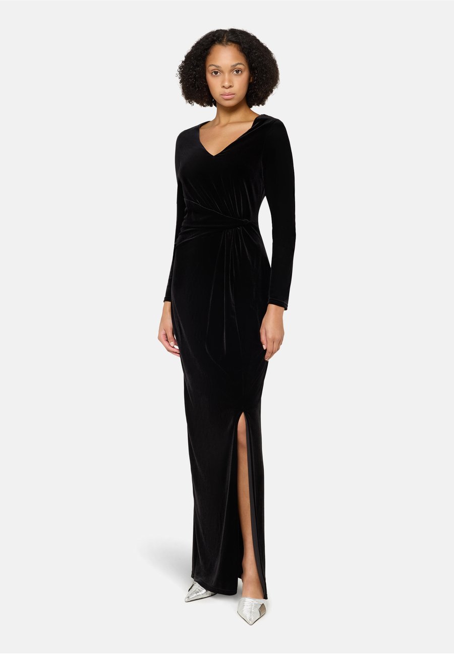 Платье Vera Mont LANGARM, Schwarz/Black
Платье Vera Mont LANGARM, Schwarz/Black