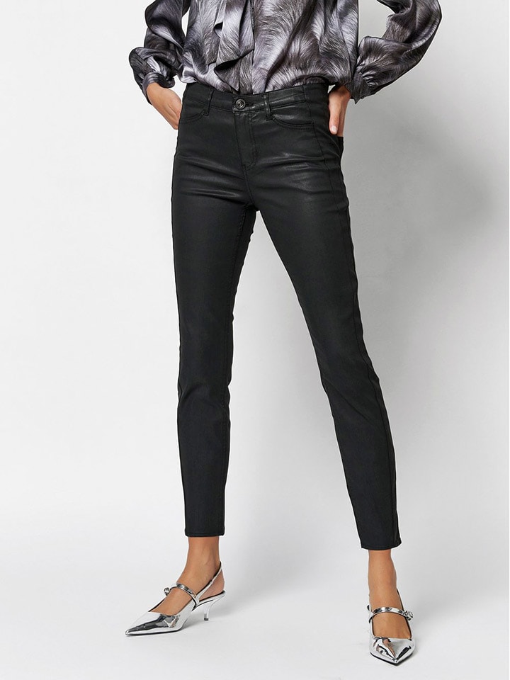 Брюки "Антония" черного цвета Rosner
Брюки "Антония" черного цвета Rosner