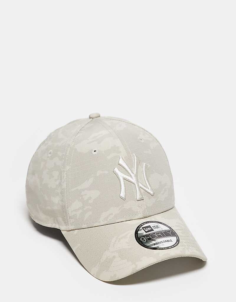 Вельветовая кепка New Era New York Yankees 9Forty с узором в тон в стиле милитари
Вельветовая кепка New Era New York Yankees 9Forty с узором в тон в стиле милитари