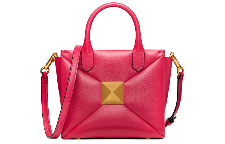 Сумка One Stud Valentino, basic set (bag+dust bag)
Сумка One Stud Valentino, basic set (bag+dust bag)