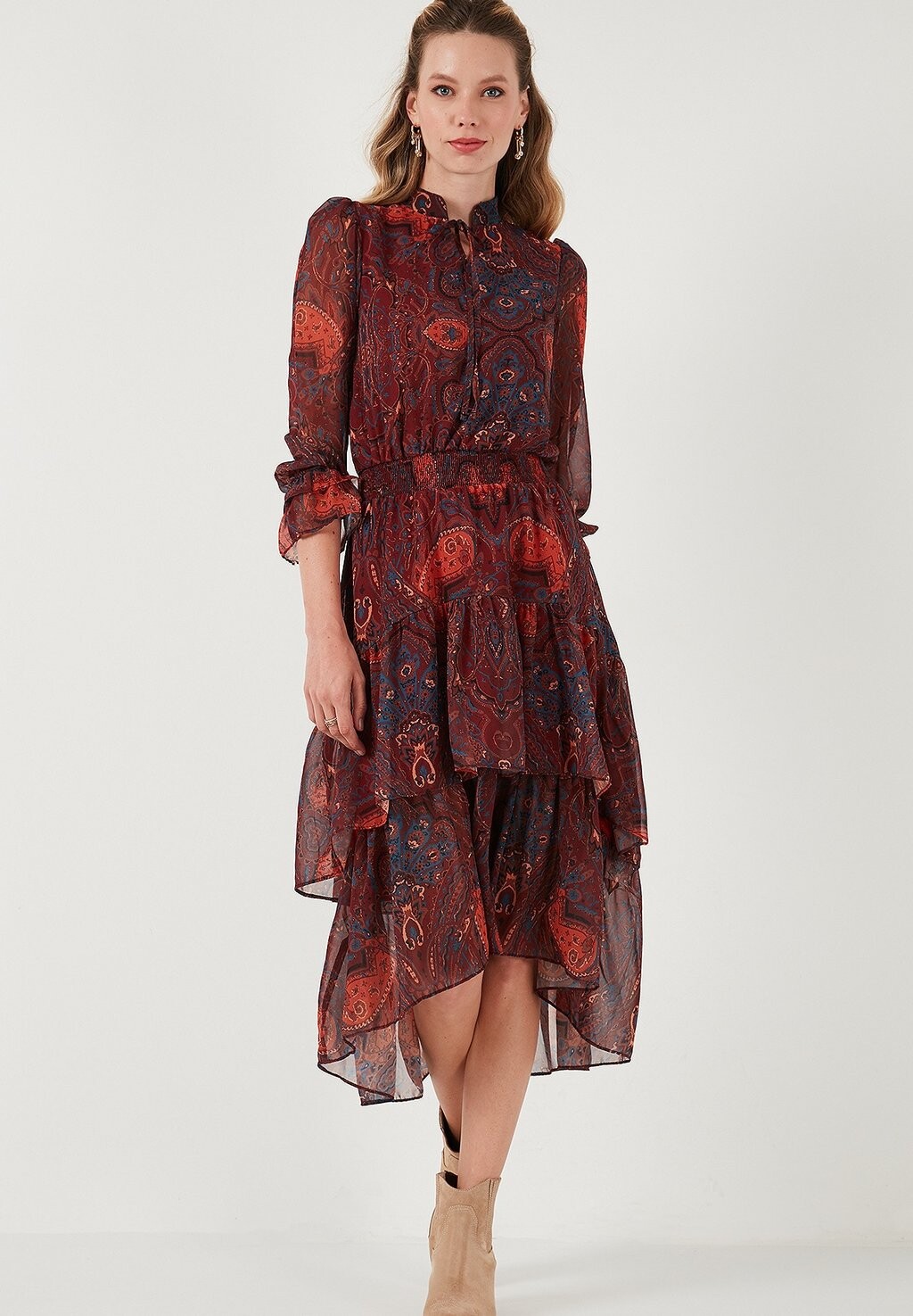 Повседневное платье REGULAR FIT LELA, оранжевый
Повседневное платье REGULAR FIT LELA, оранжевый