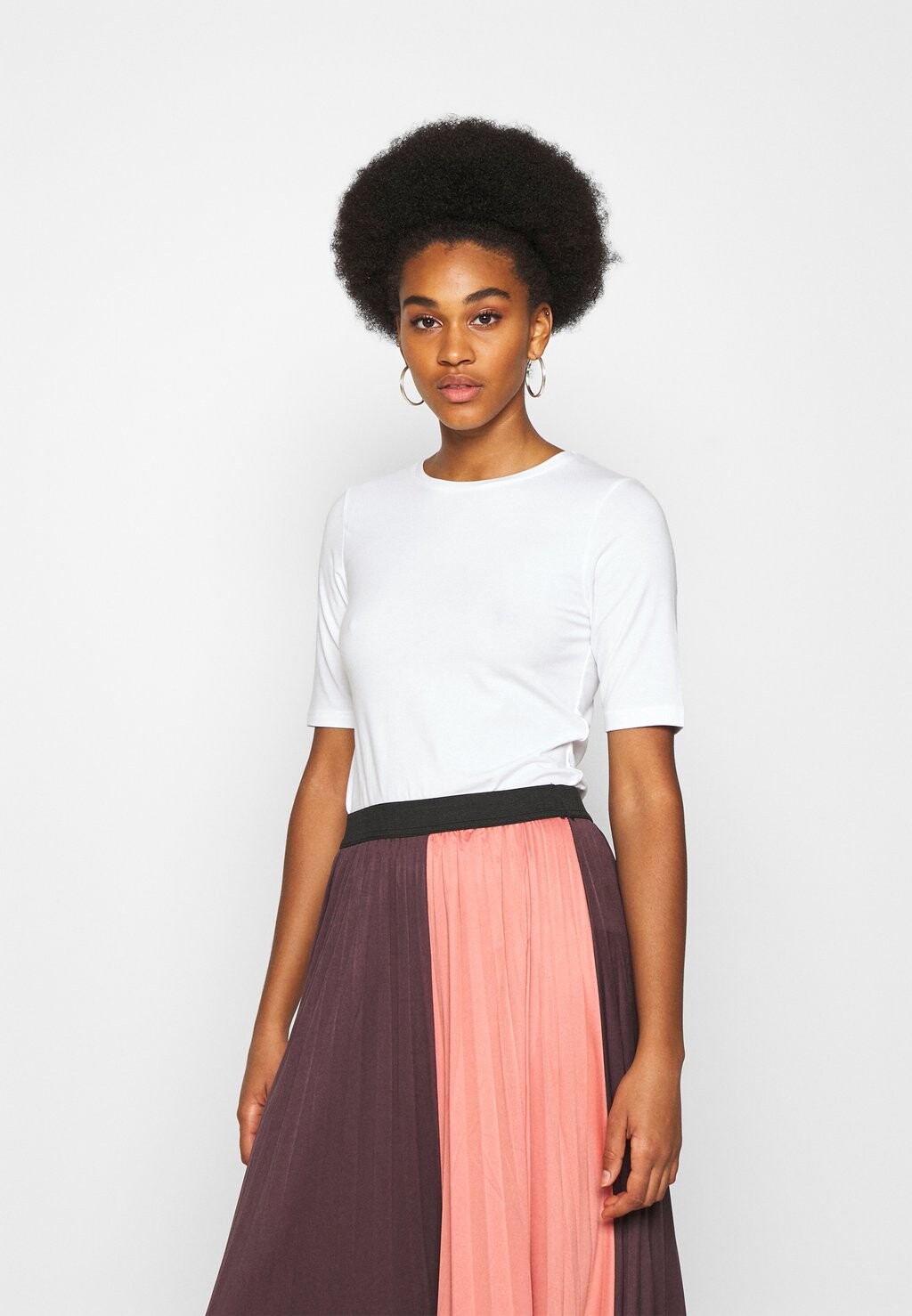 Базовая футболка b.young, белый
Базовая футболка b.young, белый