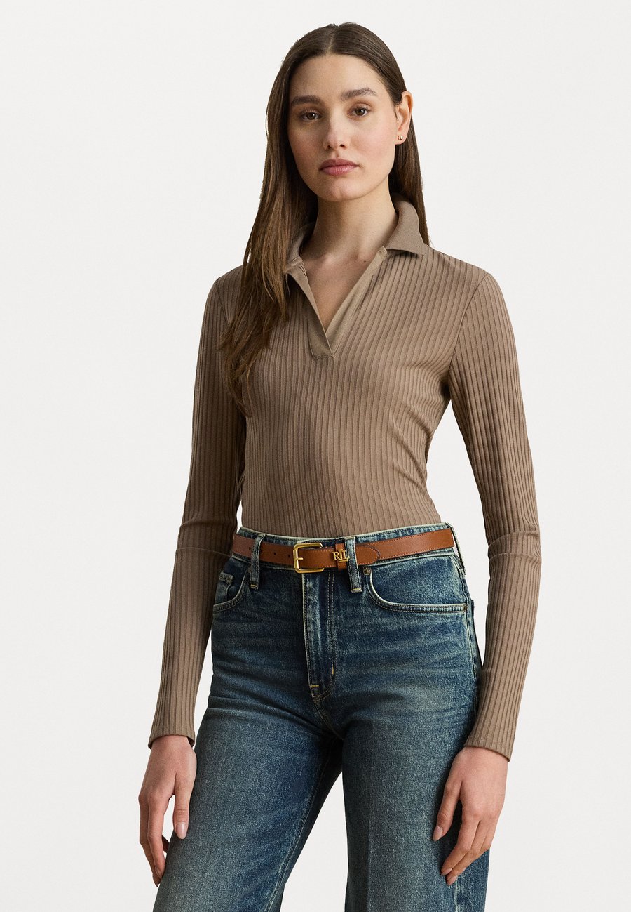 Джемпер Lauren Ralph Lauren RIB-KNIT LONG-SLEEVE POLO TOP, Taupe Brown/Taupe
Джемпер Lauren Ralph Lauren RIB-KNIT LONG-SLEEVE POLO TOP, Taupe Brown/Taupe