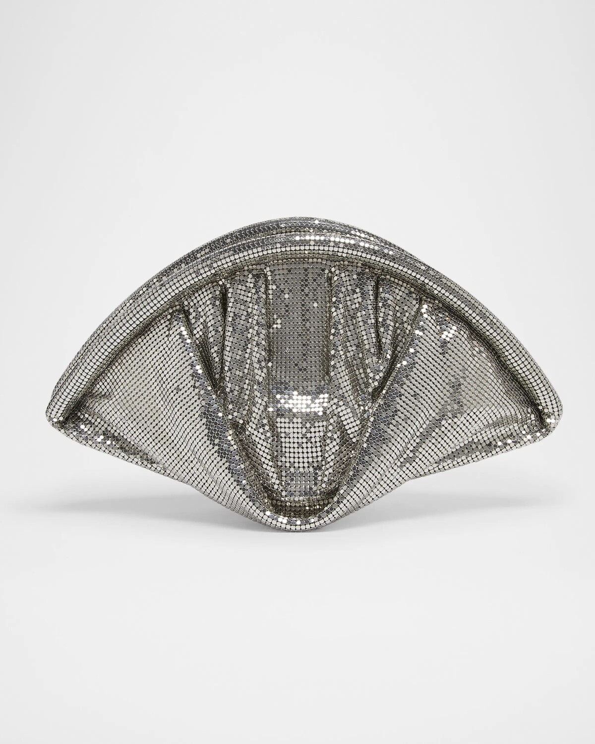 Сетчатый клатч на молнии с заклепками Rabanne, серебряный 
Сетчатый клатч на молнии с заклепками Rabanne, серебряный