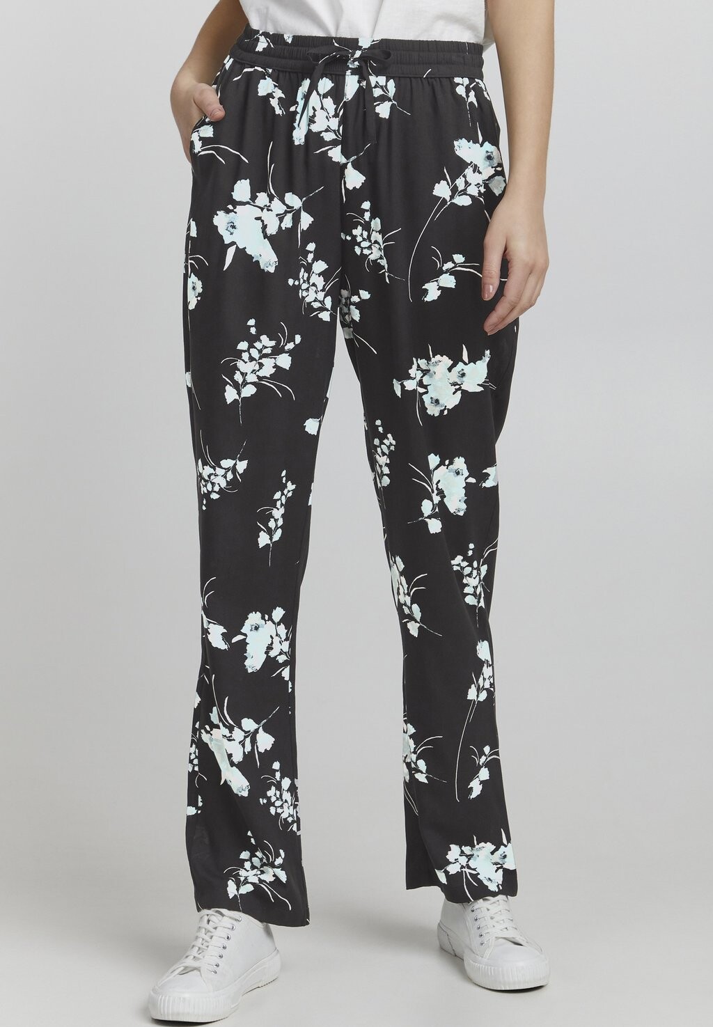 Спортивные брюки Oxmo, антрацит
Спортивные брюки Oxmo, антрацит