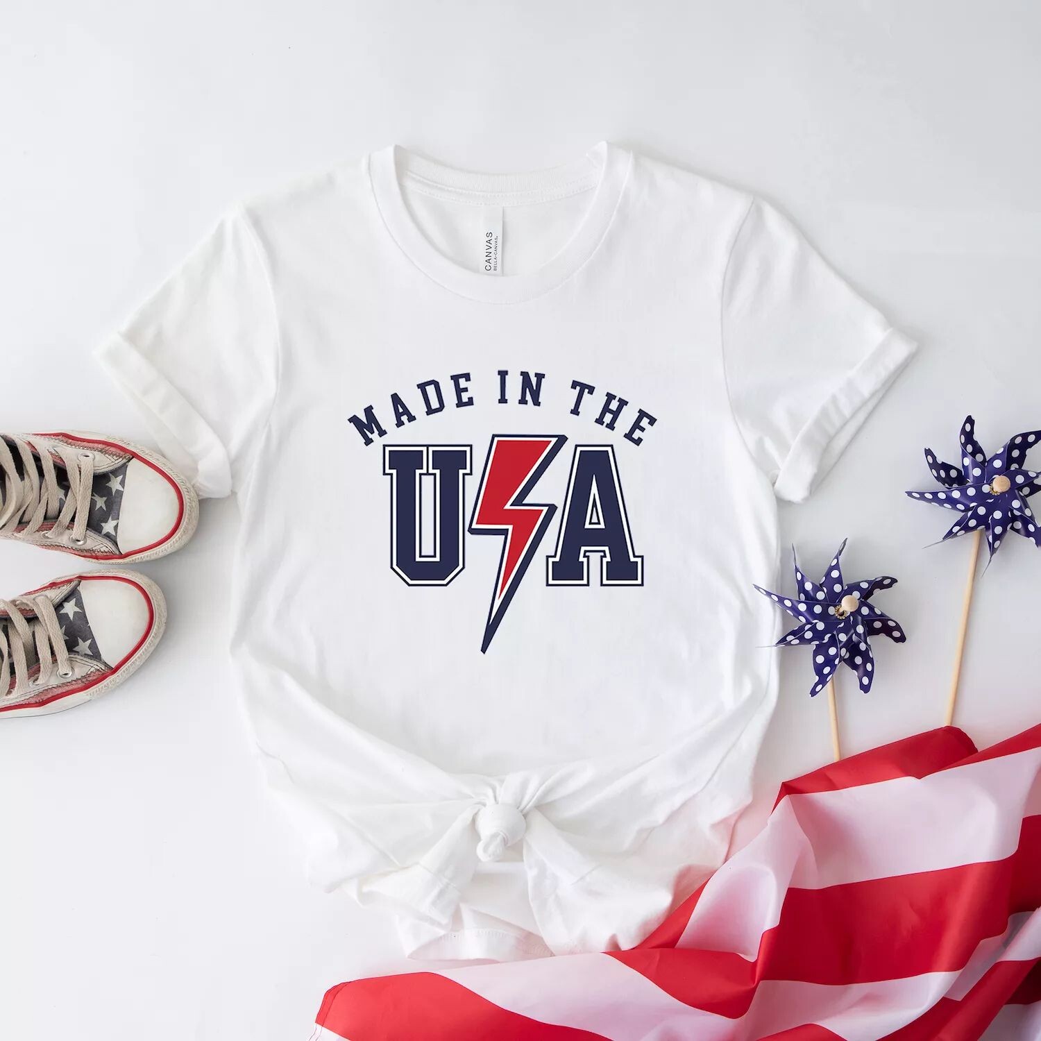 Футболка USA Lightning Bolt с короткими рукавами и рисунком Simply Sage Market
Футболка USA Lightning Bolt с короткими рукавами и рисунком Simply Sage Market