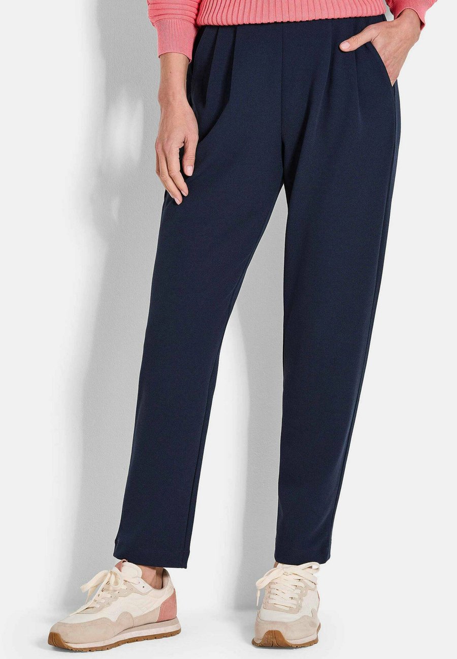 Брюки GOLDNER KNITTERARME SARA IN GEPFLEGTER UND ELASTISCHER, Navy/Dark Blue
Брюки GOLDNER KNITTERARME SARA IN GEPFLEGTER UND ELASTISCHER, Navy/Dark Blue