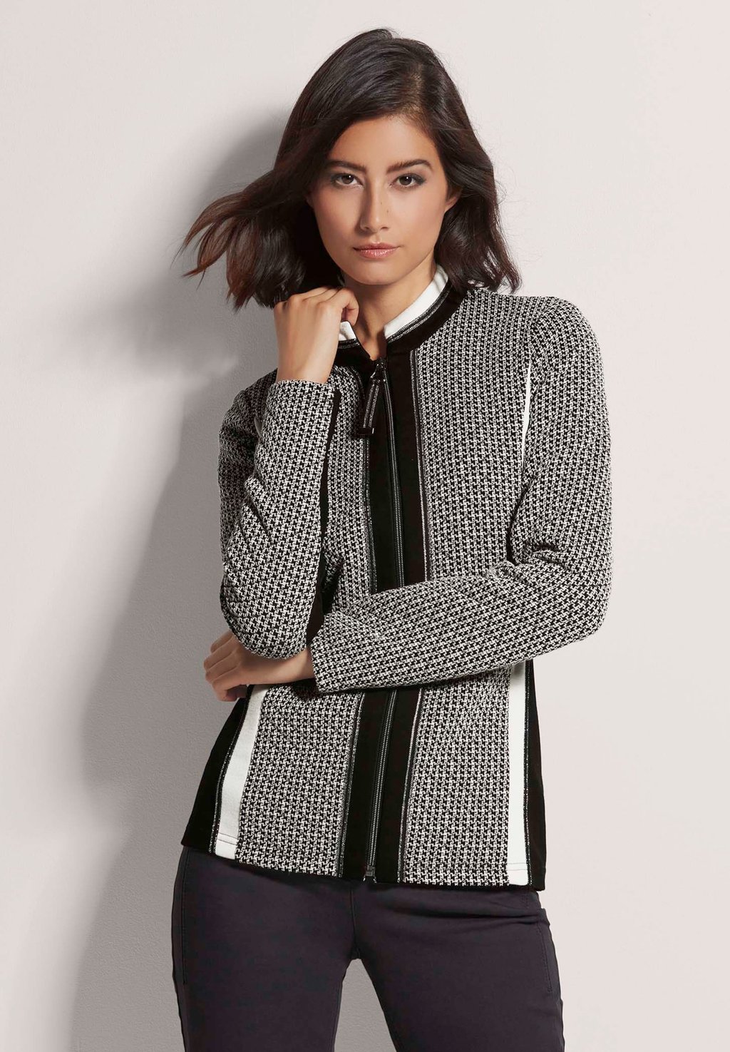 Блейзер MIT REISSVERSCHLUSS - Cardigan MADELEINE, белый
Блейзер MIT REISSVERSCHLUSS - Cardigan MADELEINE, белый