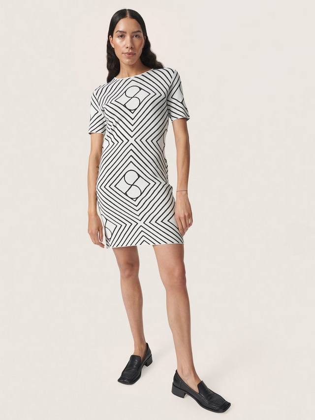 Мини-платье с монограммой клэр Soaked In Luxury, белый/черный
Мини-платье с монограммой клэр Soaked In Luxury, белый/черный