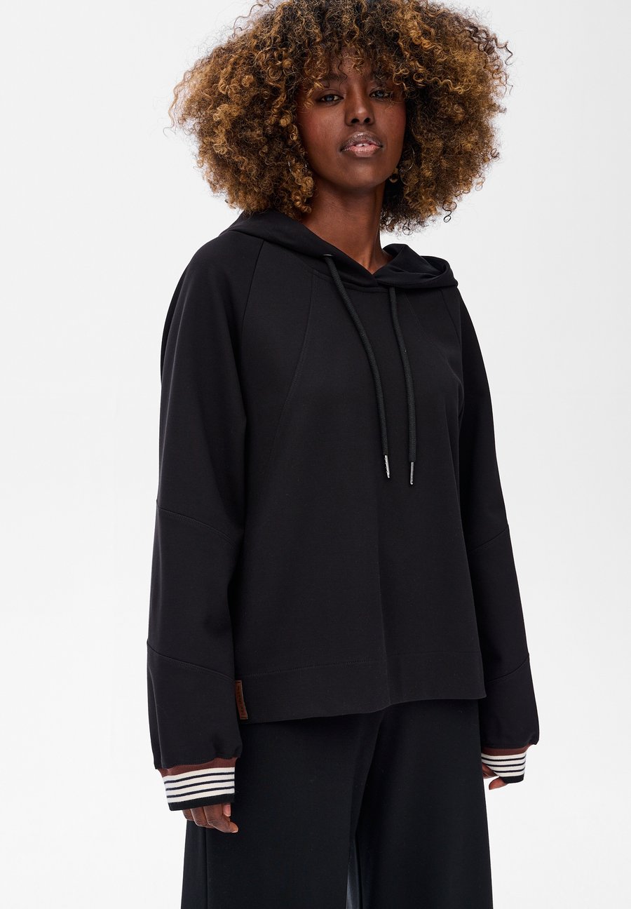 Худи blue shadow Hoodie, Black
Худи blue shadow Hoodie, Black