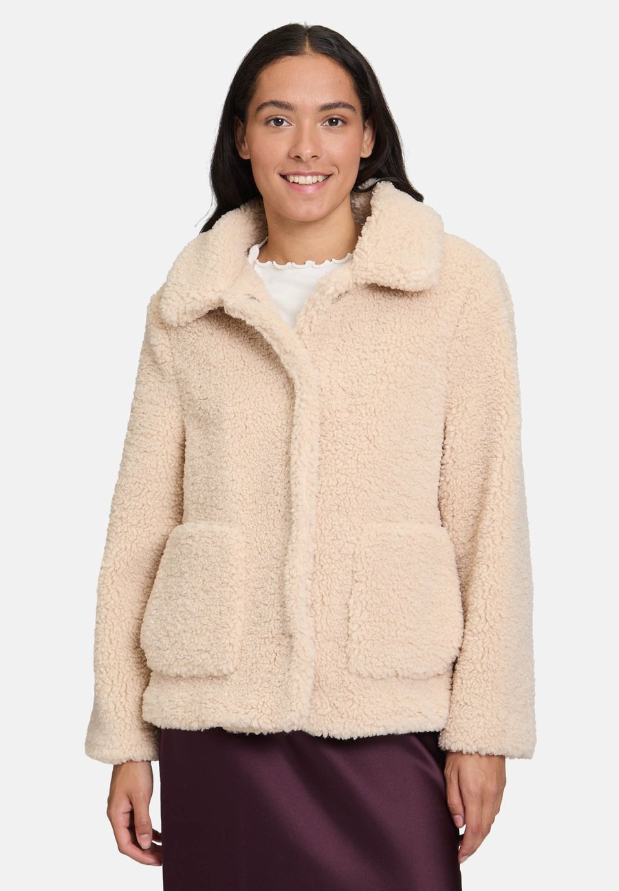 Флисовая куртка Cartoon Fleece jacket, Beige
Флисовая куртка Cartoon Fleece jacket, Beige