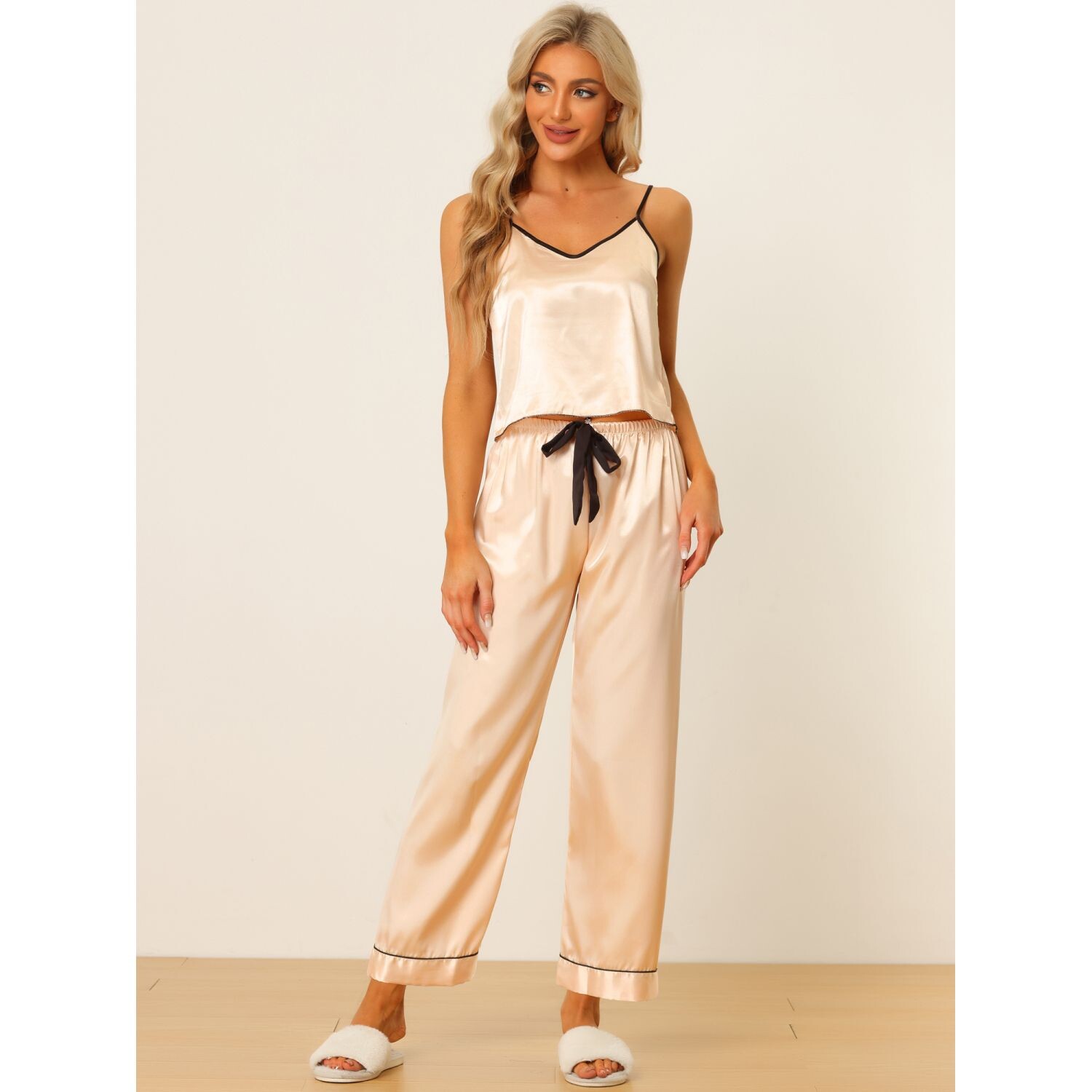 Женские летние подтяжки, мягкие пижамы из ледяного шелка, домашняя одежда, комплект из трех предметов cheibear, черный
Женские летние подтяжки, мягкие пижамы из ледяного шелка, домашняя одежда, комплект из трех предметов cheibear, черный