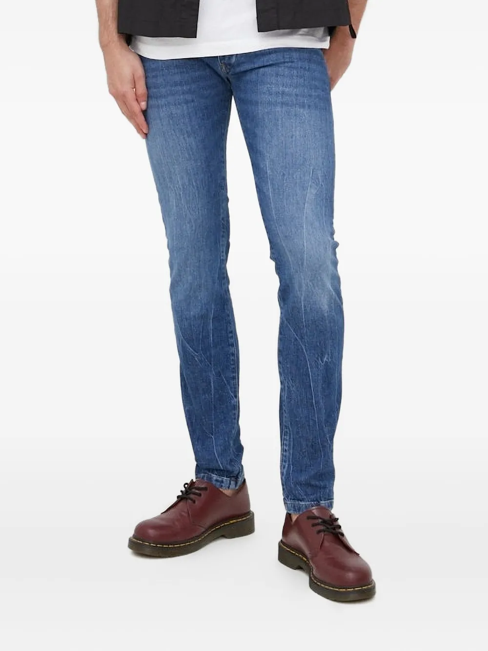 Джинсы с кожаными заплатками Drykorn, синий
Джинсы с кожаными заплатками Drykorn, синий