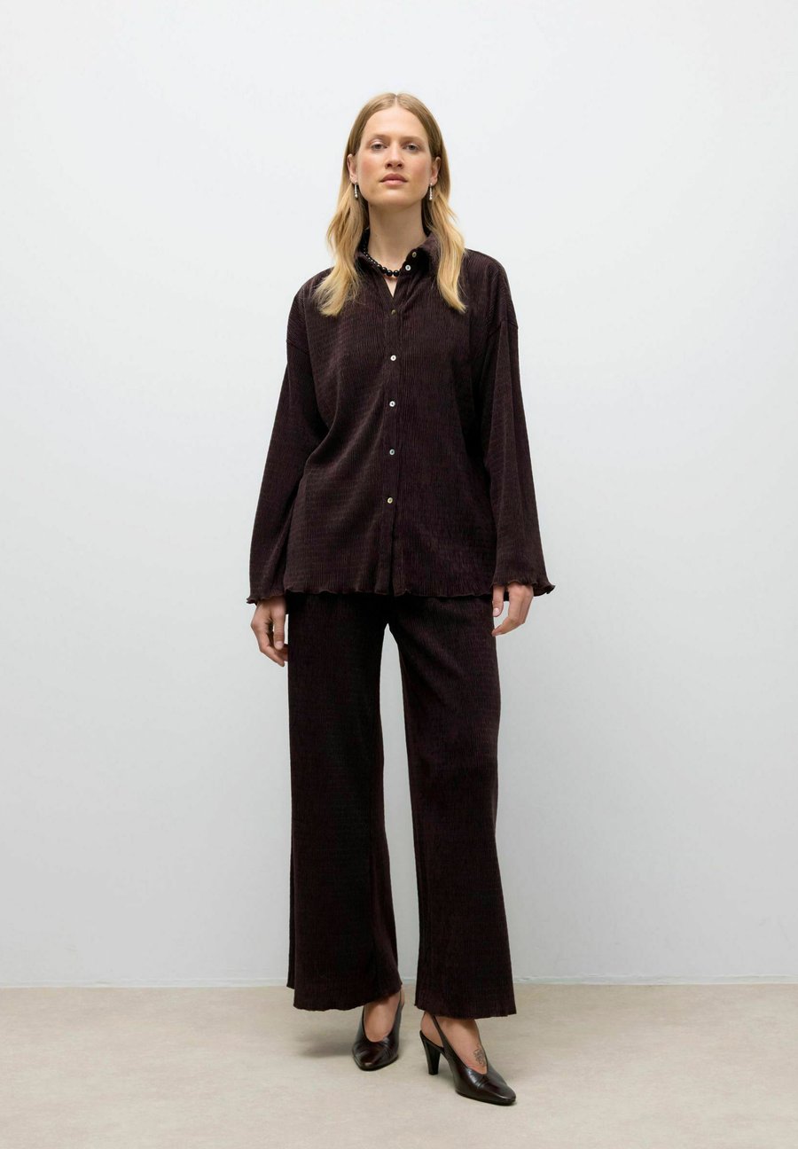 Блуза Vero Moda AWUTA, Chocolate Plum/Brown
Блуза Vero Moda AWUTA, Chocolate Plum/Brown