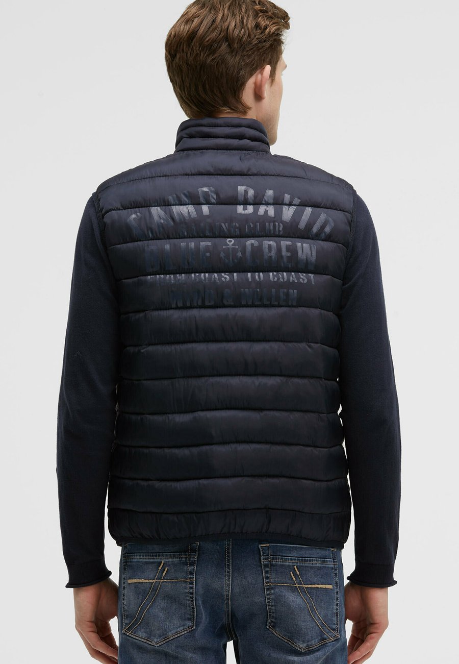 Куртка Camp David LEICHTE MIT RÜCKEN-PRINT, Blue Navy/Dark Blue
Куртка Camp David LEICHTE MIT RÜCKEN-PRINT, Blue Navy/Dark Blue