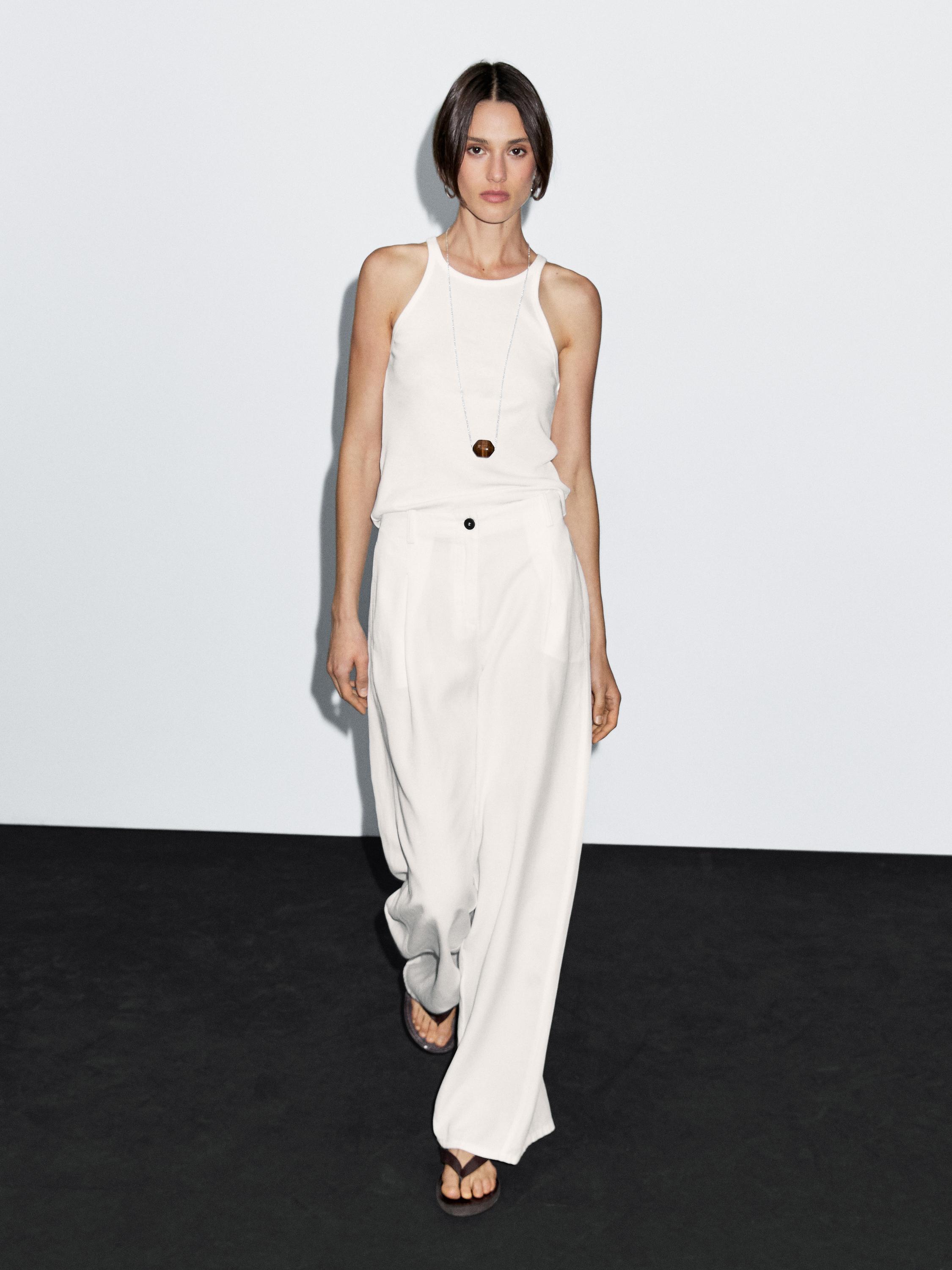 Брюки свободного кроя с декоративными швами Massimo Dutti, белый
Брюки свободного кроя с декоративными швами Massimo Dutti, белый