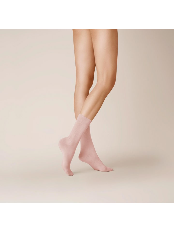 Носки Liz с манжетой, не сдавливающей давление, пудрово-розового цвета Kunert
Носки Liz с манжетой, не сдавливающей давление, пудрово-розового цвета Kunert